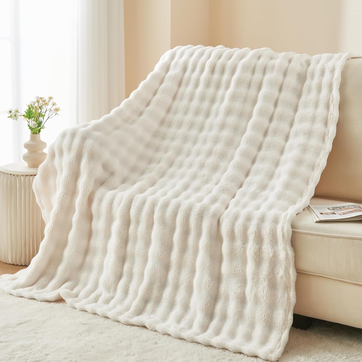 Flannel bubble texture blanket 50x60 inches, all-season blanket - Image 2